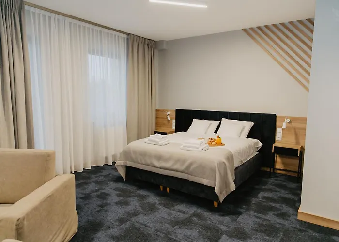 Molto Bene Hotel & Restaurant